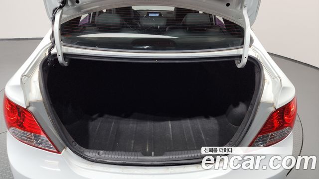 Hyundai Accent 2013 — photo 24