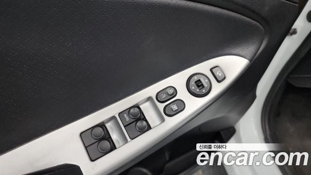 Hyundai Accent 2013 — photo 29
