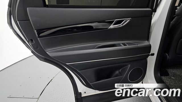 Genesis GV80 2021 — photo 15