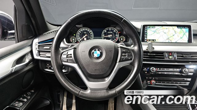 BMW X5 2018 — photo 12