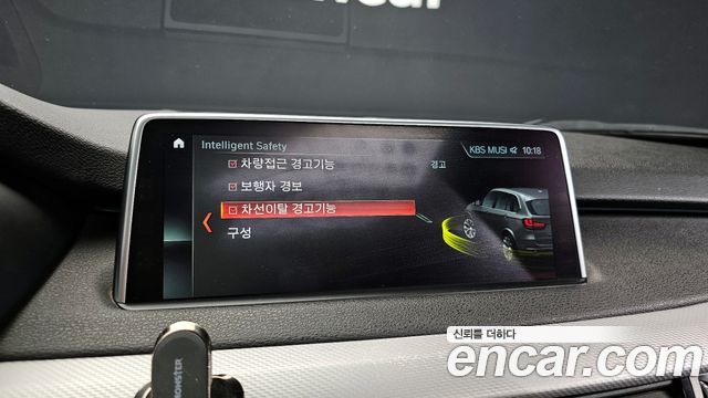 BMW X5 2018 — photo 16