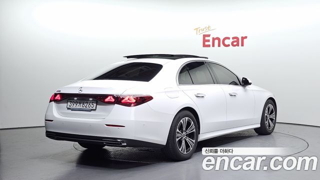 Mercedes-Benz E-Class 2024 — photo 2