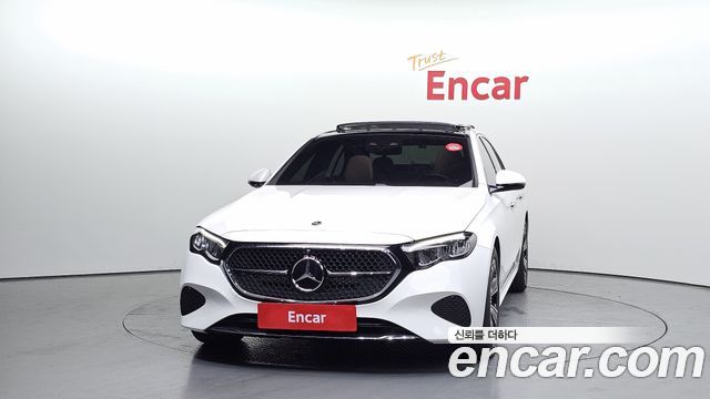 Mercedes-Benz E-Class 2024 — photo 3