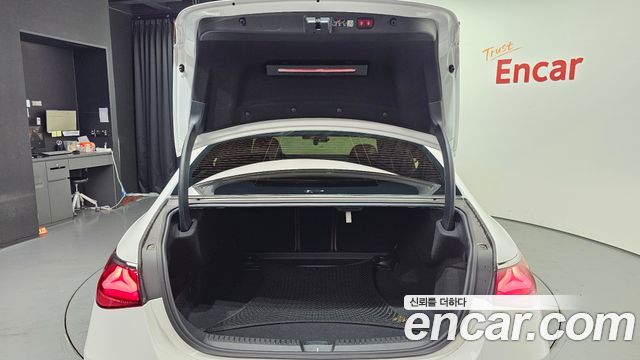 Mercedes-Benz E-Class 2024 — photo 20