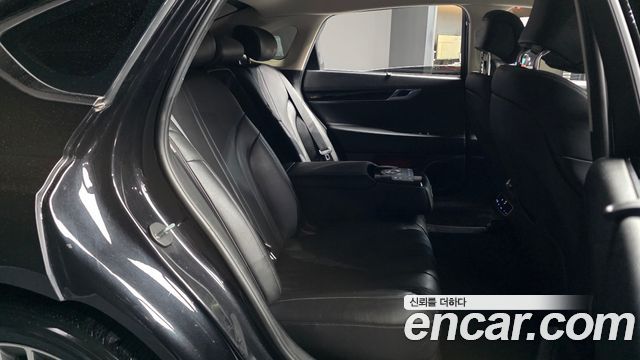 Genesis G80 2022 — photo 18