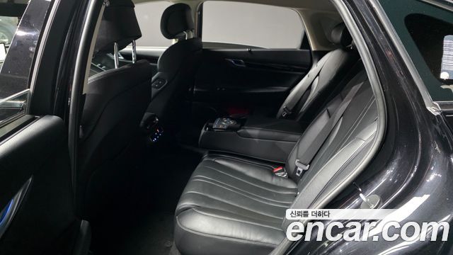 Genesis G80 2022 — photo 16