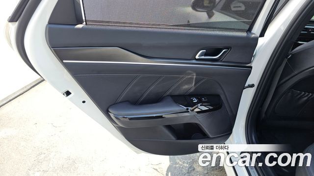 Kia K5 2023 — photo 15