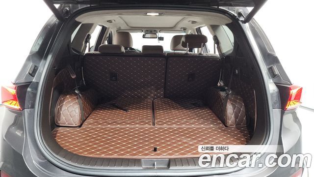 Hyundai Santafe 2019 — photo 26