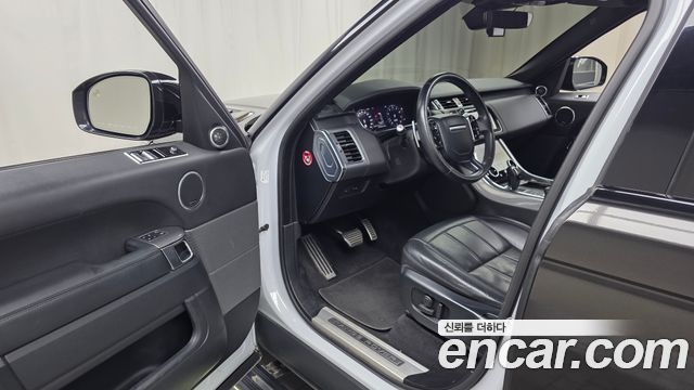 Land Rover Range Rover Sport 2019 — photo 10
