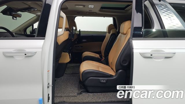Kia Canival 2021 — photo 11