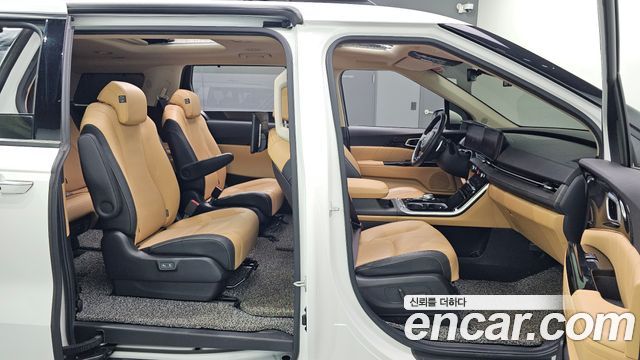 Kia Canival 2021 — photo 12