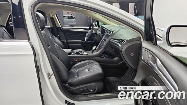 Ford Mondeo 2017 — photo 10