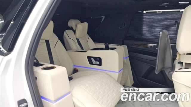 Cadillac Escalade 2021 — photo 12