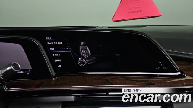 Cadillac Escalade 2021 — photo 18