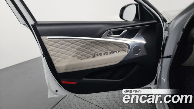 Genesis G70 2021 — photo 22