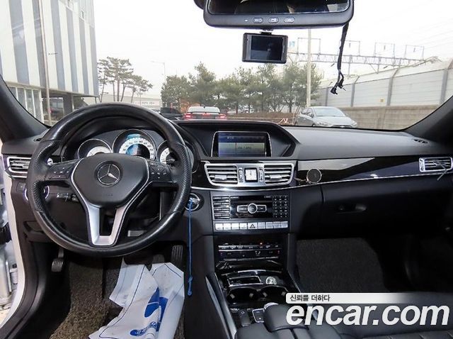Mercedes-Benz E-Class 2014 — photo 7