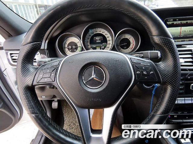 Mercedes-Benz E-Class 2014 — photo 8