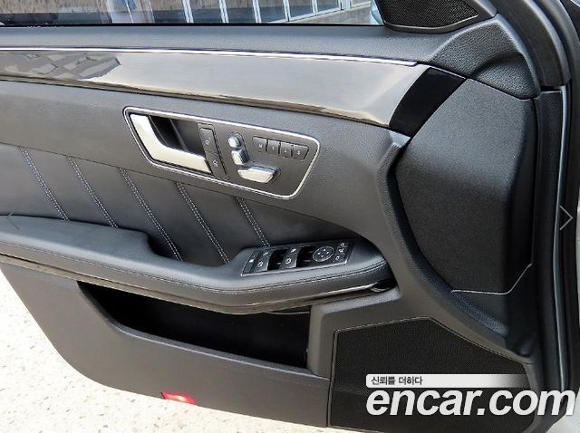 Mercedes-Benz E-Class 2014 — photo 11