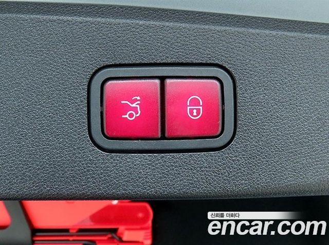 Mercedes-Benz E-Class 2014 — photo 16