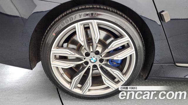 BMW 7-Series 2018 — photo 5