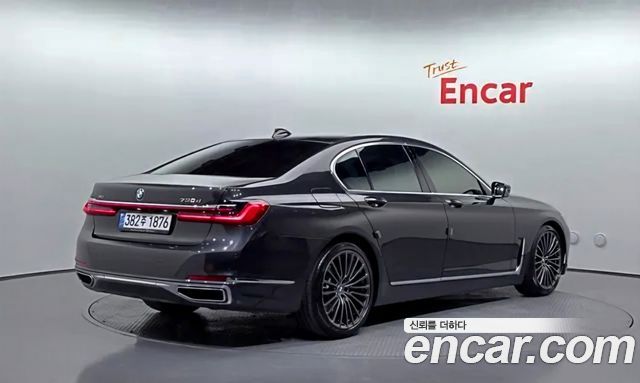 BMW 7-Series 2021 — photo 2