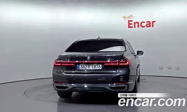 BMW 7-Series 2021 — photo 4