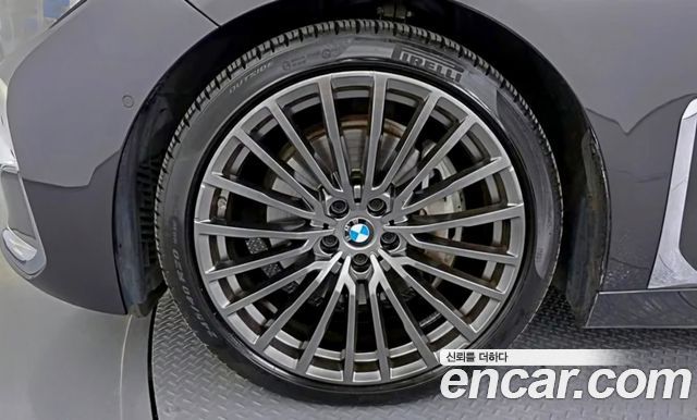 BMW 7-Series 2021 — photo 5