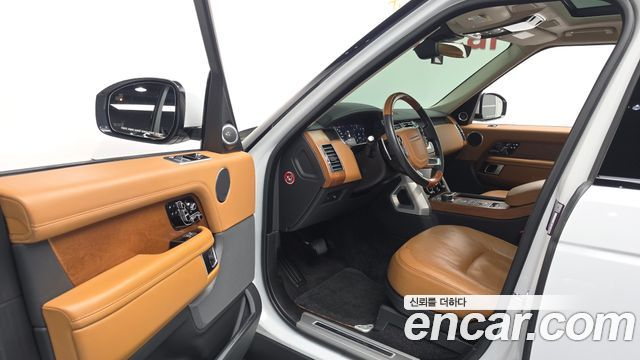 Land Rover Range Rover 2019 — photo 10