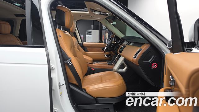 Land Rover Range Rover 2019 — photo 12