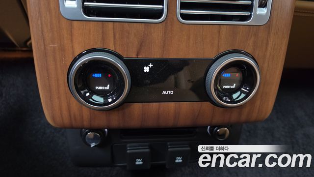 Land Rover Range Rover 2019 — photo 17
