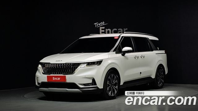 Kia Canival 2023 — photo 1