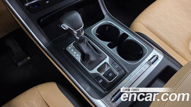 Kia Canival 2023 — photo 12
