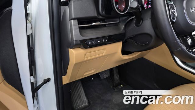 Kia Canival 2023 — photo 23