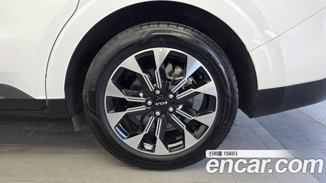 Kia Canival 2023 — photo 7