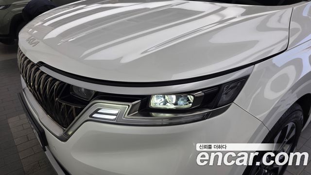 Kia Canival 2023 — photo 8