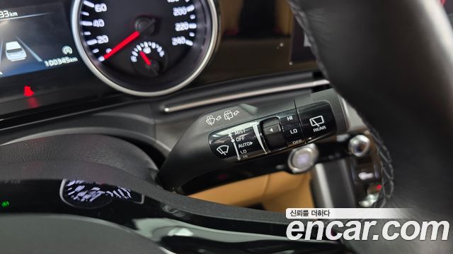 Kia Canival 2023 — photo 28