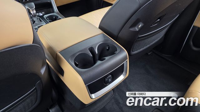 Kia Canival 2023 — photo 31