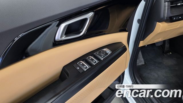 Kia Canival 2023 — photo 32