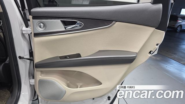 Lincoln Nautilus 2019 — photo 32