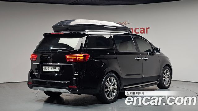 Kia Canival 2019 — photo 2