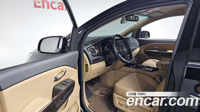 Kia Canival 2019 — photo 13