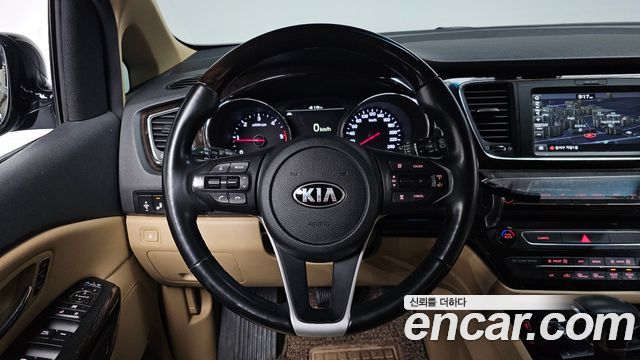 Kia Canival 2019 — photo 19