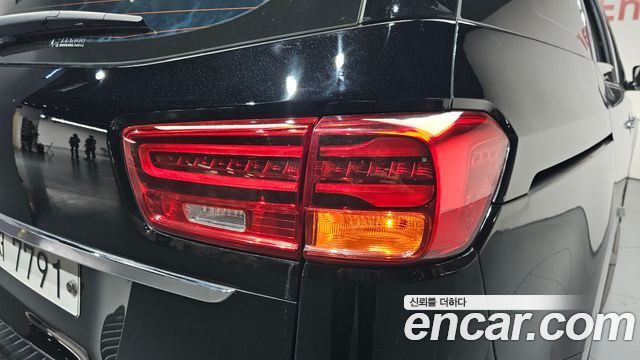 Kia Canival 2019 — photo 9