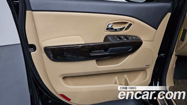 Kia Canival 2019 — photo 14