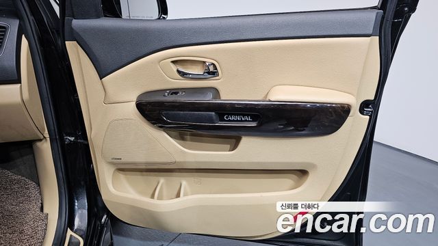 Kia Canival 2019 — photo 15