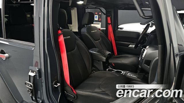 Jeep Wrangler 2016 — photo 13
