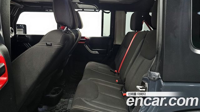 Jeep Wrangler 2016 — photo 18
