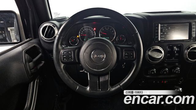 Jeep Wrangler 2016 — photo 19
