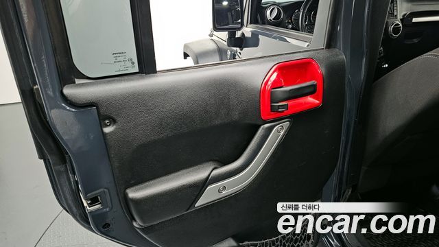Jeep Wrangler 2016 — photo 15