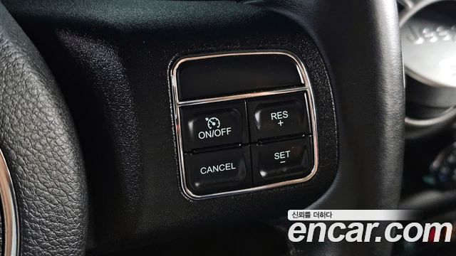 Jeep Wrangler 2016 — photo 28